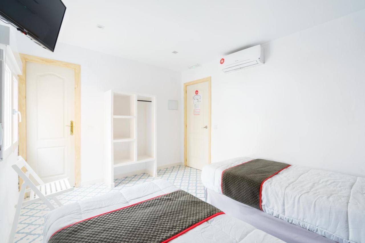Pension Riad Mediterraneo Barbate Bagian luar foto