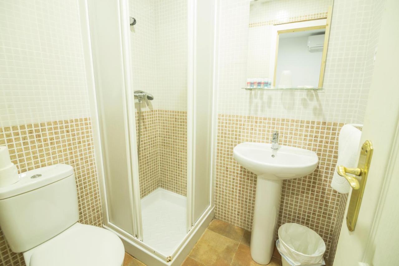 Pension Riad Mediterraneo Barbate Bagian luar foto